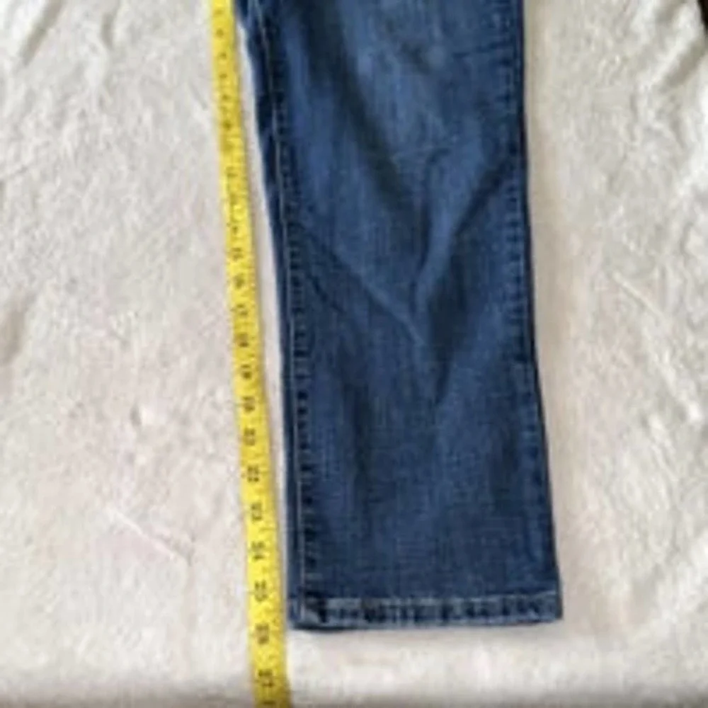 Levi Strauss Women’s Mid Rise Boyfriend Denim Medium Wash Jeans‎ Size 31
